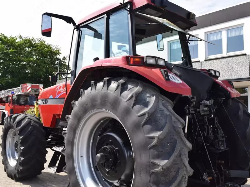Трактор колесный Case IH 7210 Magnum Pro