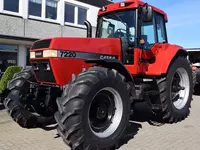 Трактор колесный Case IH 7220 Magnum