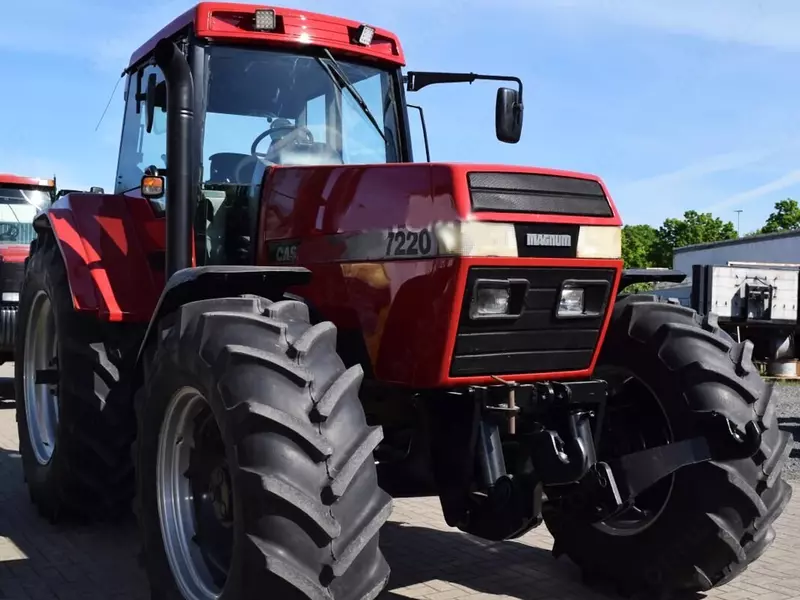 Трактор колесный Case IH 7220 Magnum