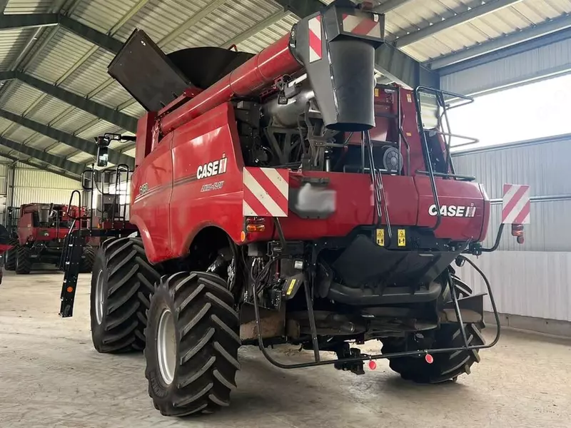 Case IH 6150 g‘alla o‘rish kombayni