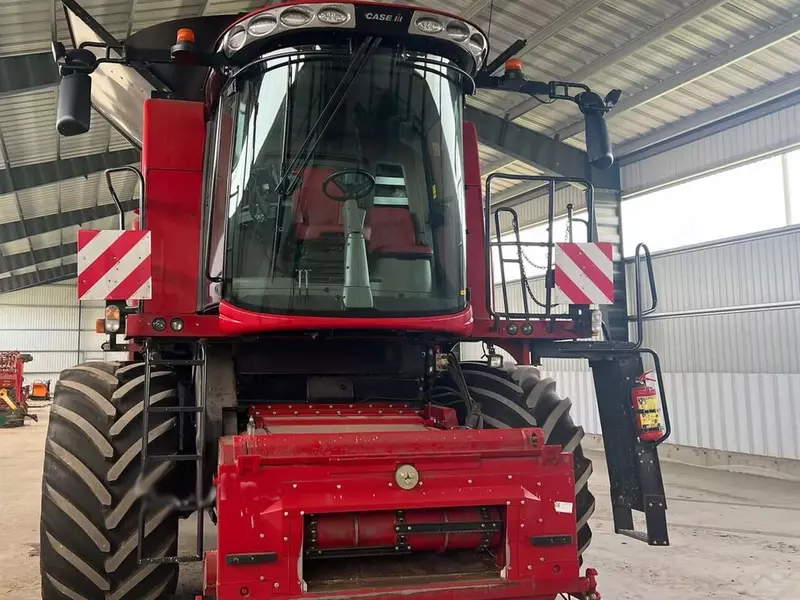 Case IH 6150 g‘alla o‘rish kombayni