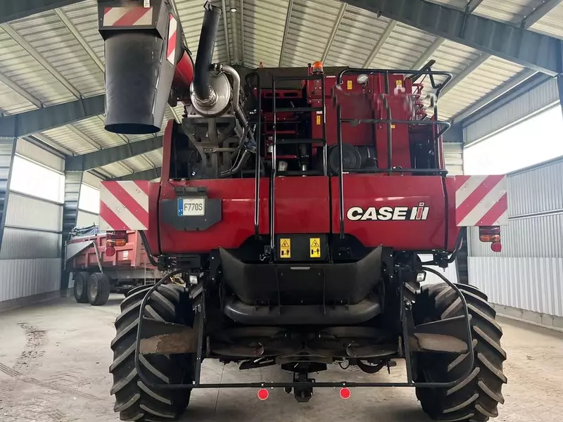 Case IH 6150 g‘alla o‘rish kombayni