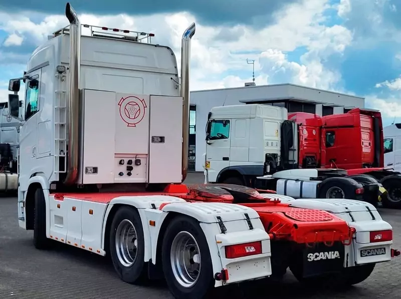 Тягач Scania S650 6X4