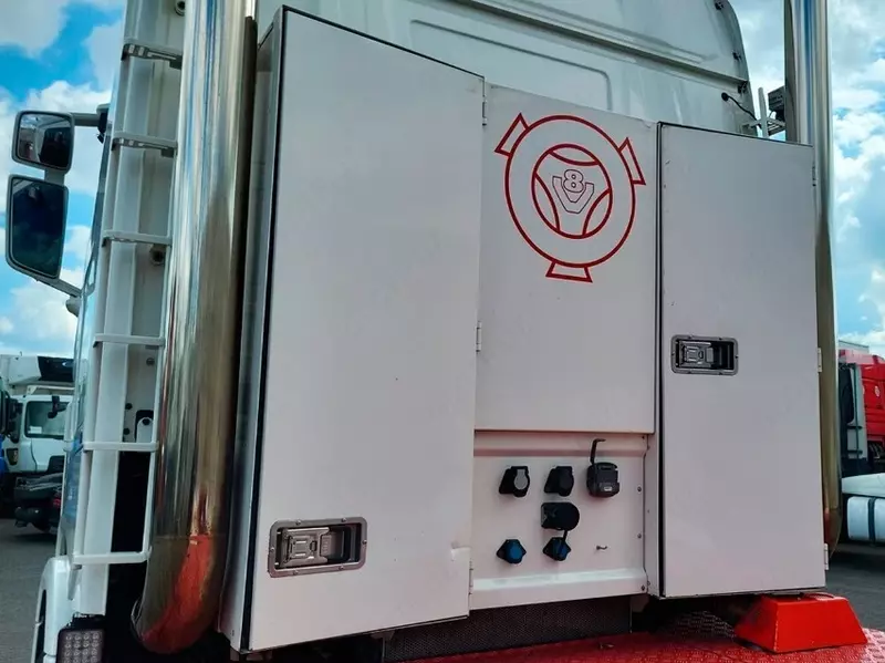 Тягач Scania S650 6X4