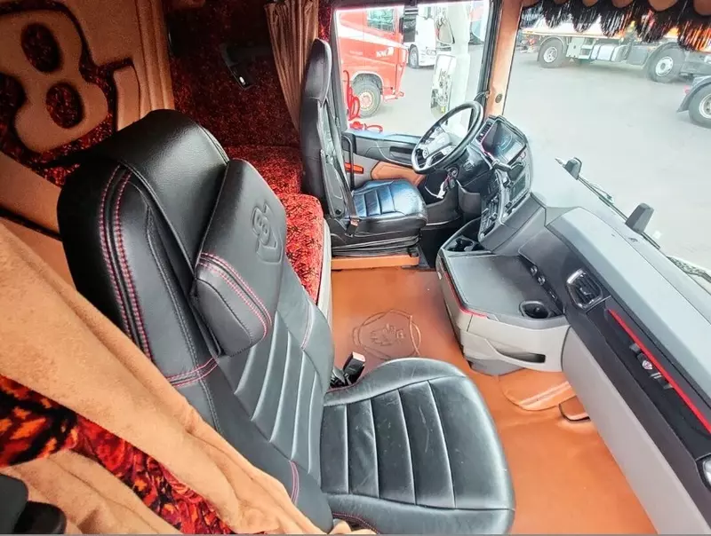 Тягач Scania S650 6X4