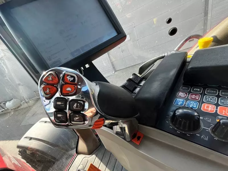 Колесный трактор Case IH Magnum 340