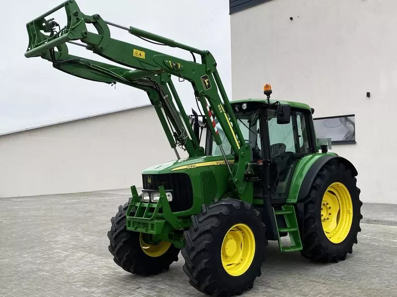 Колесный трактор John Deere 6420