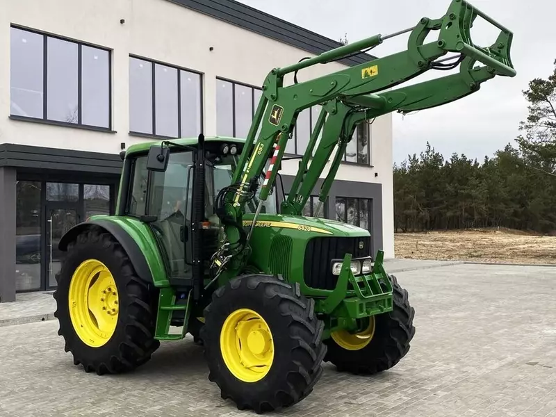 Колесный трактор John Deere 6420