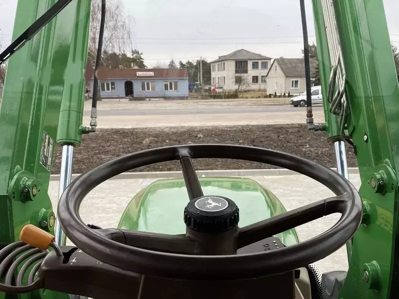 Колесный трактор John Deere 6420