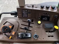 Колесный трактор John Deere 6420 Тракторы