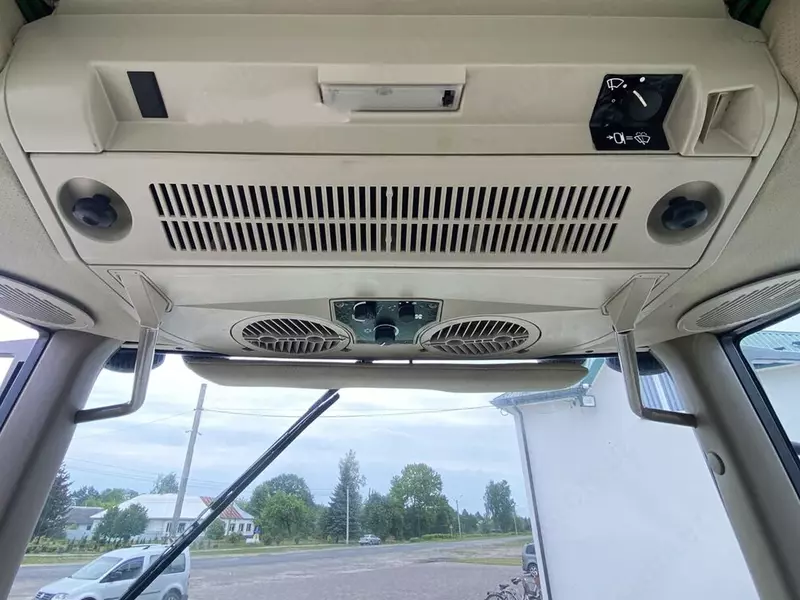 Колесный трактор John Deere 6620