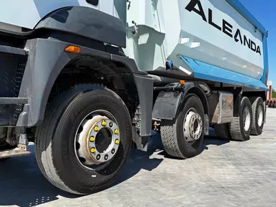 Самосвал Ford 4142D DC