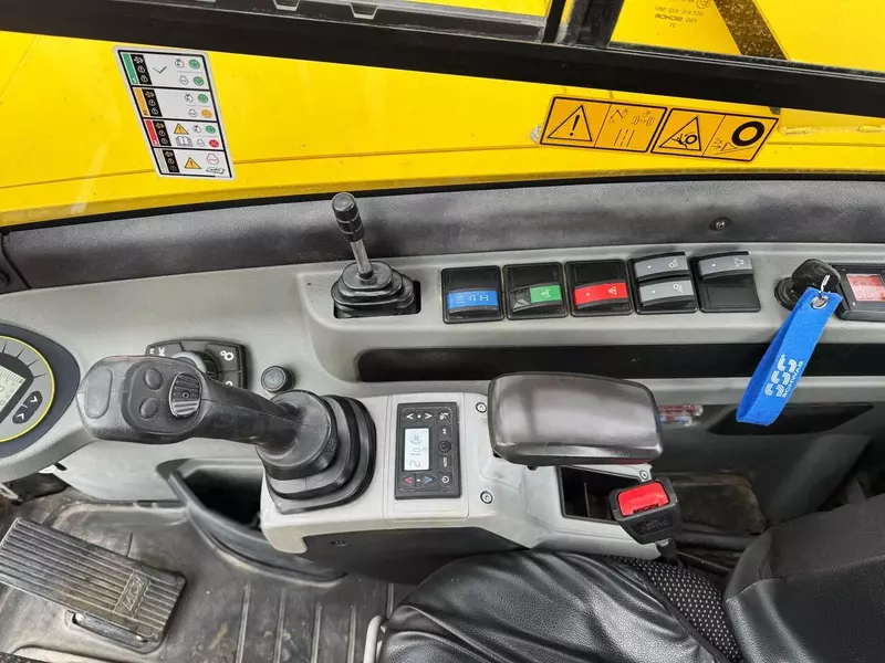 Колесный экскаватор Wacker Neuson EW100 E06-03