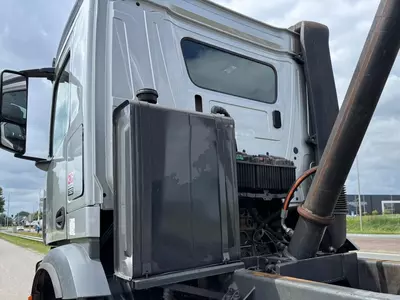 Самосвал Mercedes-Benz Arocs 4848 8x8 tipper