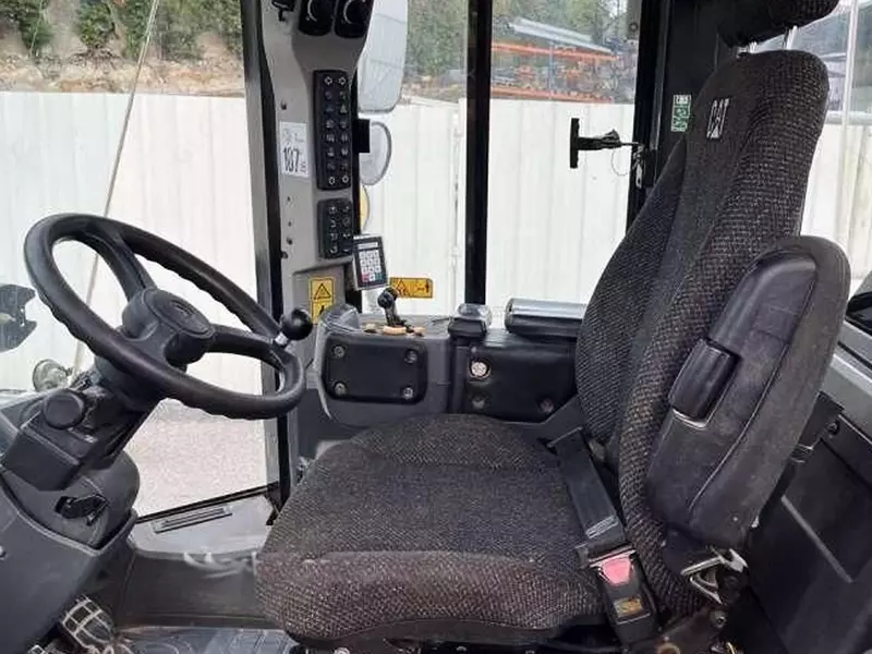 Фронтальный погрузчик Caterpillar Chargeur sur Pneus 962K