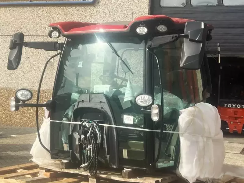 Кабина Case MAXXUM / PUMA