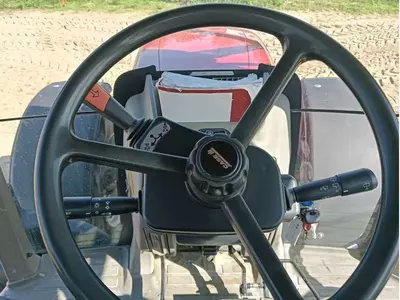 Трактор колесный Case IH Maxxum 140