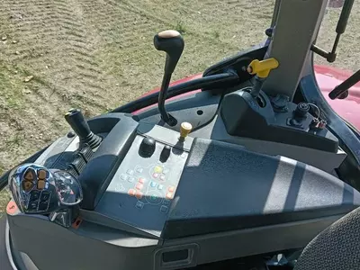 Трактор колесный Case IH Maxxum 140