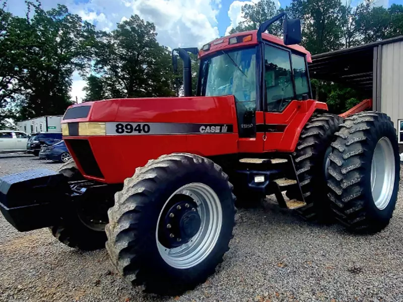 Трактор колесный Case IH 8940