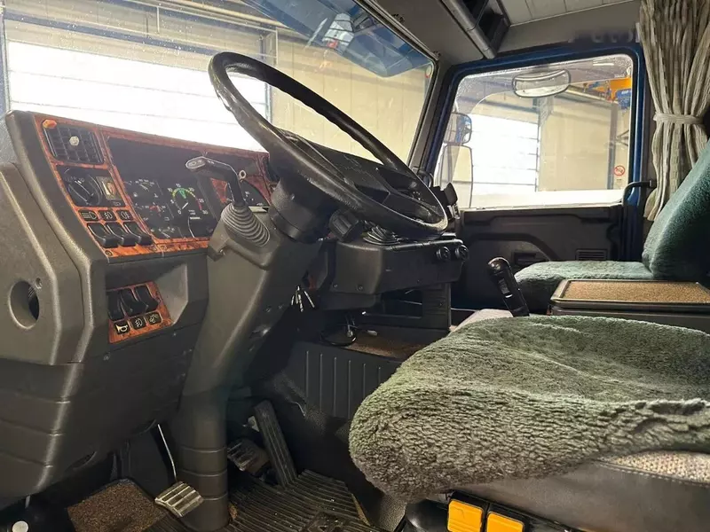 Тягач Scania R113-360 (113M 360)