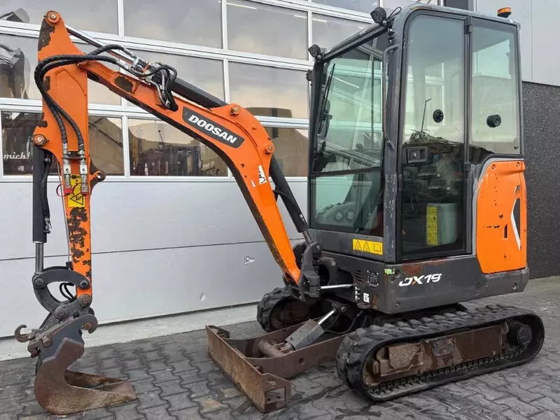 Мини-экскаватор Doosan DX19