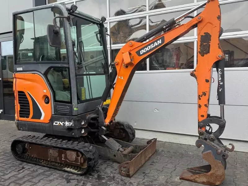Мини-экскаватор Doosan DX19