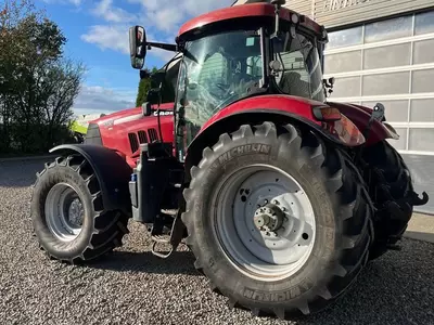 Колесный трактор Case IH PUMA 185 CVX Med frontlift RED Model