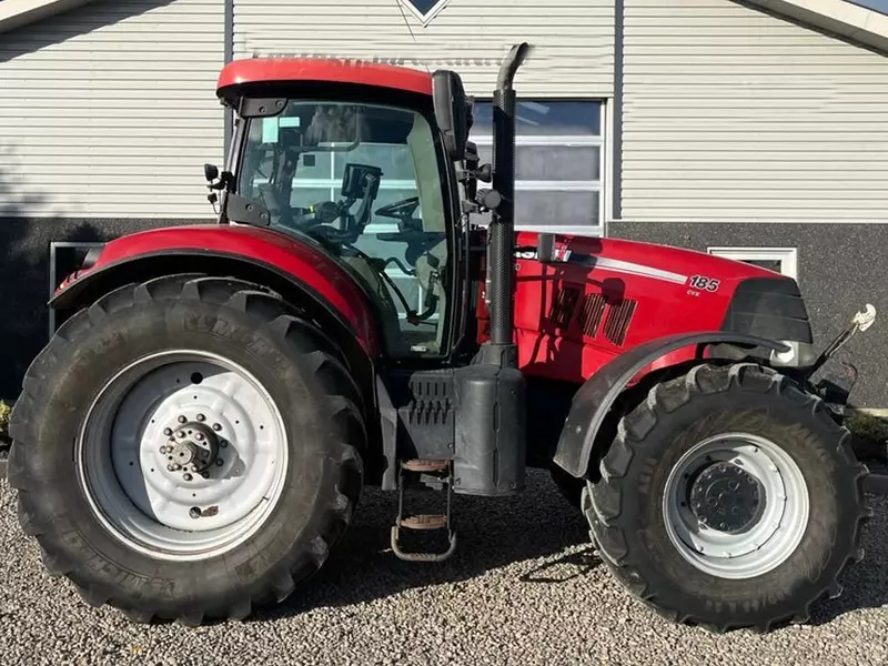 Колесный трактор Case IH PUMA 185 CVX Med frontlift RED Model
