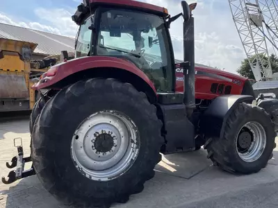 Колесный трактор Case IH Magnum 250