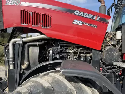 Колесный трактор Case IH Magnum 250
