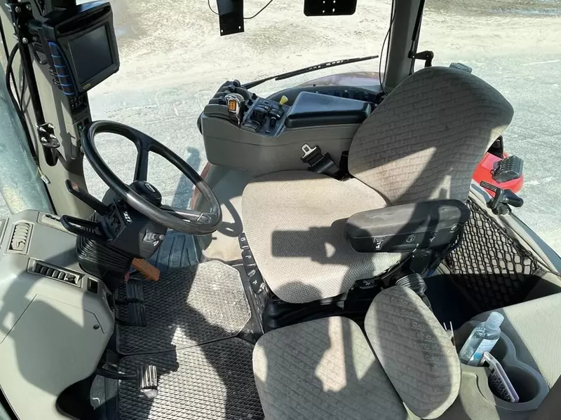 Колесный трактор Case IH Magnum 250