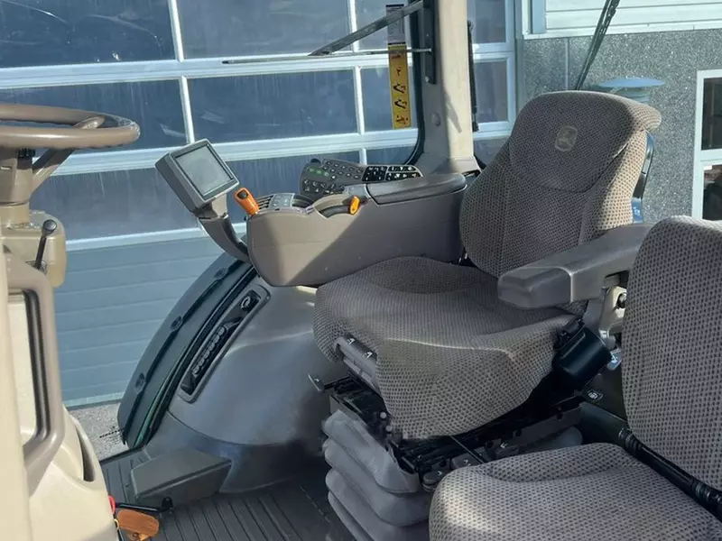 Трактор колесный John Deere 7280R