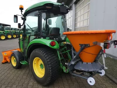 Трактор колесный John Deere 3046R