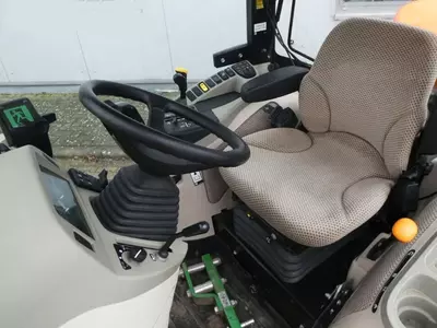 Трактор колесный John Deere 3046R