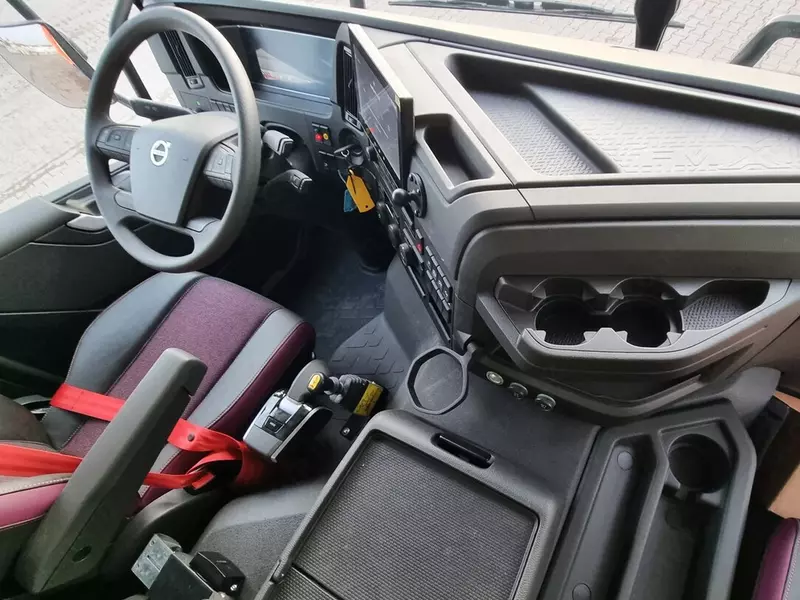 Самосвал Volvo FMX 520 10X4 KH-Kipper