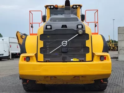 Колесный погрузчик Volvo L260 H