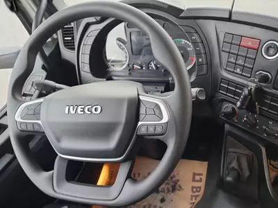 Самосвал Iveco T-WAY 450 8X4 Cantoni