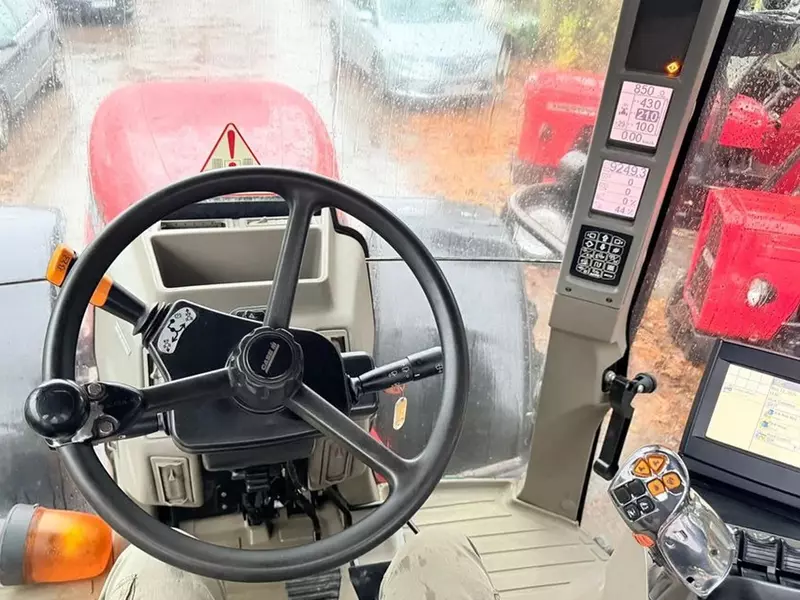 Колесный трактор Case IH Puma 180 CVX Multicontroller