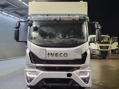 Грузовик с кузовом-фургоном Iveco 120-250 4X2