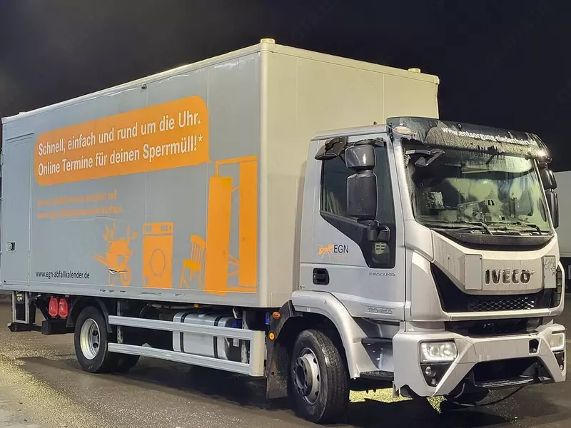 Грузовик с кузовом-фургоном Iveco 120-250 4X2 Только в розницу