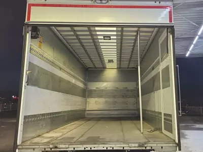 Грузовик с кузовом-фургоном Iveco 120-250 4X2