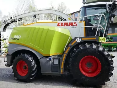Кормоуборочный комбайн CLAAS jaguar 930