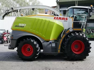 Кормоуборочный комбайн CLAAS jaguar 930
