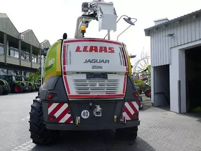 Кормоуборочный комбайн CLAAS jaguar 930