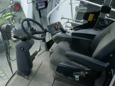 Кормоуборочный комбайн CLAAS jaguar 930