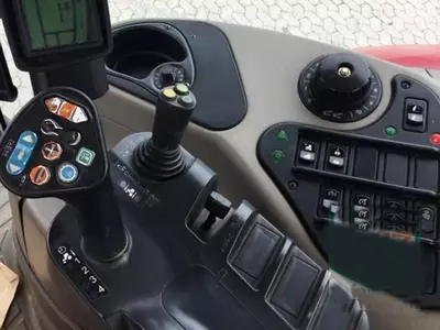 Трактор колесный Case-IH puma 125