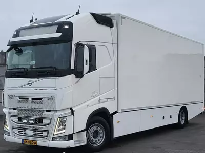 Грузовик с кузовом-фургоном Volvo FH 420 4X2
