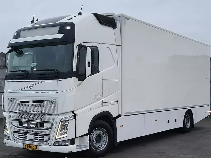 Грузовик с кузовом-фургоном Volvo FH 420 4X2