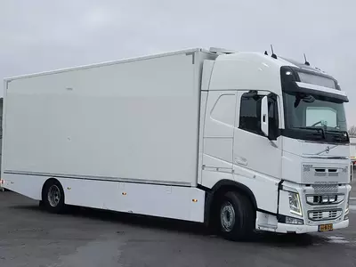 Грузовик с кузовом-фургоном Volvo FH 420 4X2