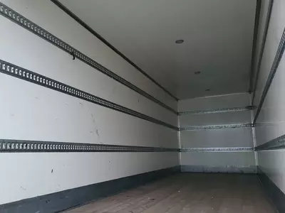 Грузовик с кузовом-фургоном Volvo FH 420 4X2